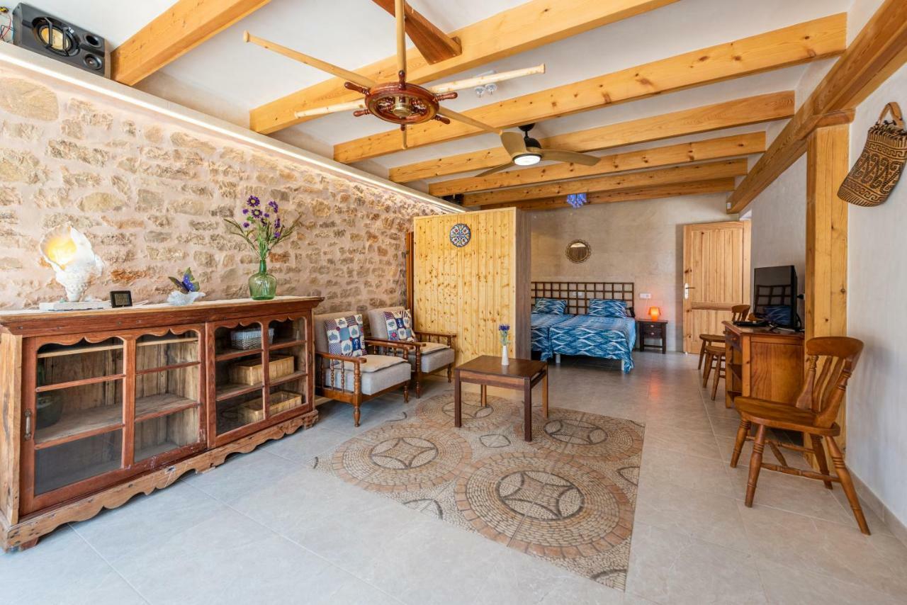 Castell Des Paradis Портопетро Экстерьер фото